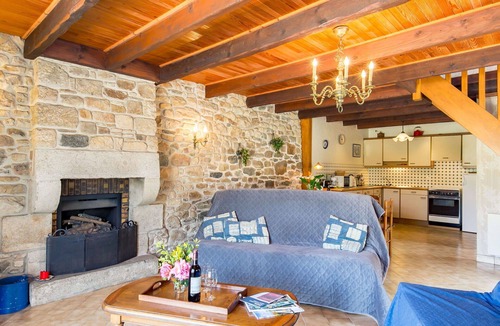 Saint-Pol-de-Leon House | Wonderful private villa for 4 guests with WIFI, TV, terrace and pets allowed
