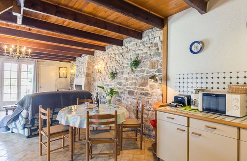 Saint-Pol-de-Leon House | Wonderful private villa for 4 guests with WIFI, TV, terrace and pets allowed