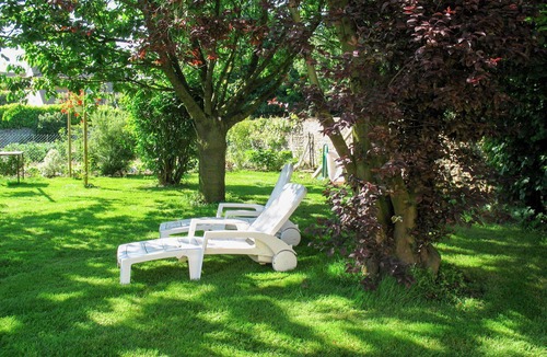 Cambes-en-Plaine House | Wonderful private villa for 6 guests with WIFI, TV, terrace and pets allowed