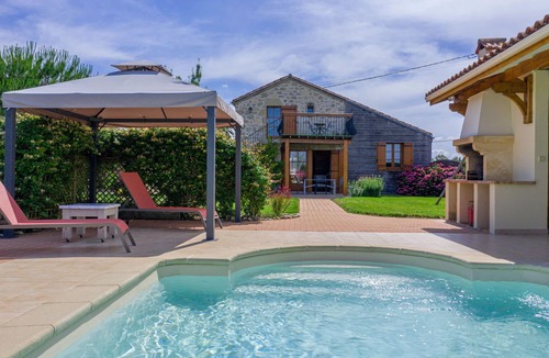 Madaillan Villa | Wonderful private villa for 6 guests with WIFI, private pool, A/C, TV, terrace and pets allowed