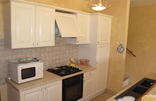 Grillon House | Wonderful private villa for 4 guests with TV, patio and pets allowed