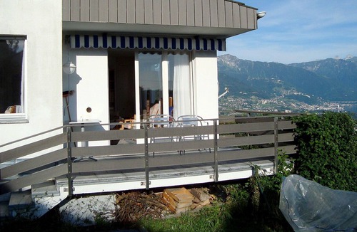 Chardonne House | Wonderful private villa for 5 people with WIFI, TV, patio, panoramic view and parking