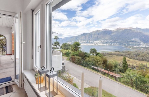 Magadino House | Wonderful private villa with WIFI, private pool, TV, patio, pets allowed and panoramic view