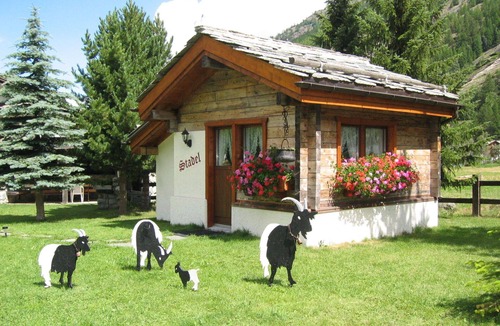 Saas Grund House | Wonderful private villa for 2 guests with WIFI, TV, patio, pets allowed and panoramic view