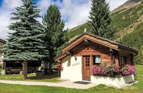 Saas Grund House | Wonderful private villa for 2 guests with WIFI, TV, patio, pets allowed and panoramic view