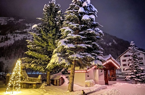 Saas Grund House | Wonderful private villa for 2 guests with WIFI, TV, patio, pets allowed and panoramic view
