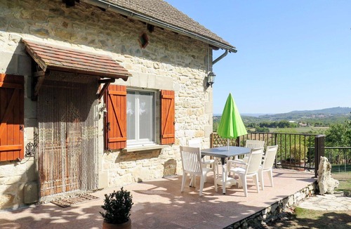 Loubressac Villa | Wonderful private villa for 5 guests with private pool, A/C, TV, terrace and panoramic view