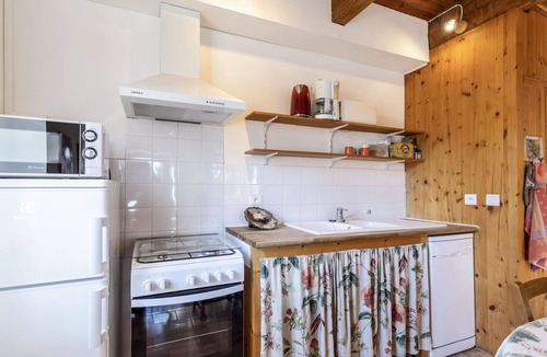 Verfeuil House | Wonderful private villa for 4 people with terrace and pets allowed