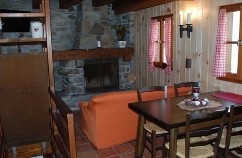 Semione House | Wonderful private villa for 2 people with TV, patio, pets allowed and panoramic view