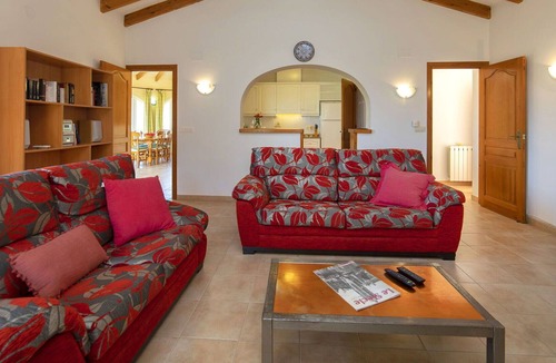 La Llobella Villa | Wonderful private villa for 6 people with private pool, WIFI, A/C, TV and parking