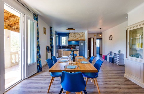 Uzes House | Wonderful private villa for 12 people with private pool, WIFI, A/C, TV and patio