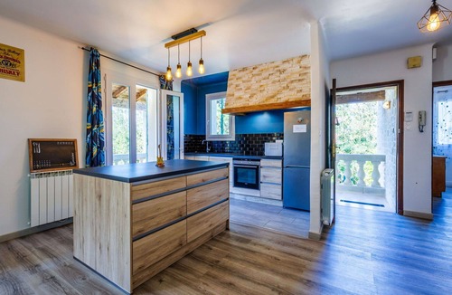 Uzes House | Wonderful private villa for 12 people with private pool, WIFI, A/C, TV and patio
