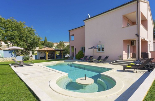 Orihi House | Wonderful private villa for 12 people with WIFI, private pool, A/C, TV, terrace and pets allowed