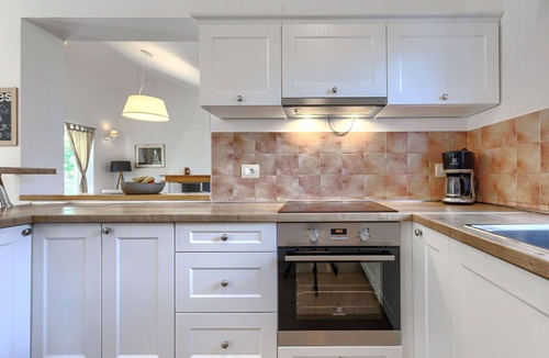 Momjan House | Wonderful private villa for 5 guests with WIFI, A/C, private pool, TV and patio