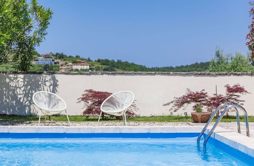 Momjan House | Wonderful private villa for 5 guests with WIFI, A/C, private pool, TV and patio