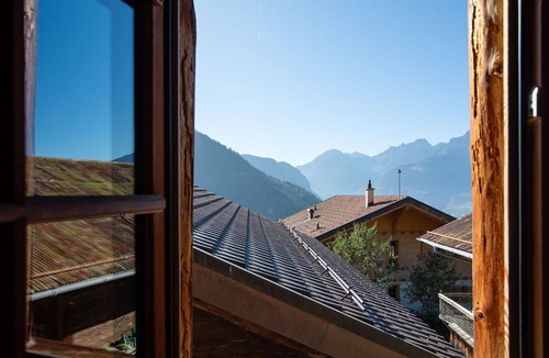 Les Posses-sur-Bex House | Wonderful private villa for 6 guests with WIFI, terrace, pets allowed and parking