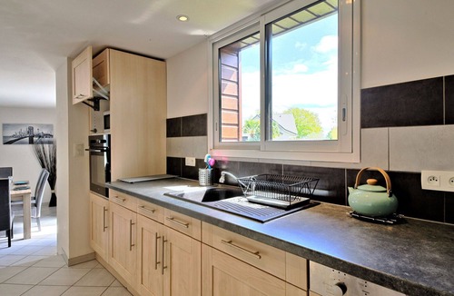 Besne House | Wonderful private villa for 5 guests with WIFI, TV, patio and pets allowed