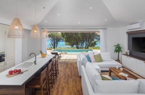 Bale House | Wonderful private villa with private pool, hot tub, A/C, WIFI, TV, terrace and pets allowed