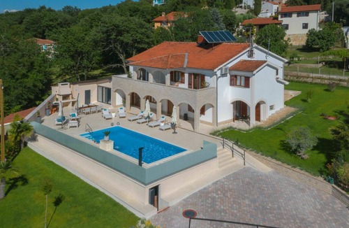 Mugeba House | Wonderful private villa for 15 people with private pool, WIFI, A/C, TV and terrace