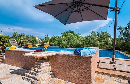 Rudine House | Wonderful private villa for 10 guests with private pool, A/C, WIFI, TV, terrace and pets allowed