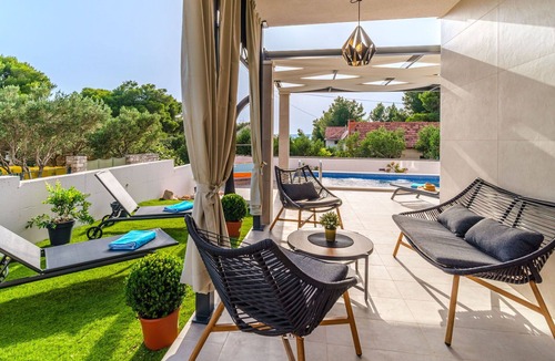 Milna (Brac) House | Wonderful private villa for 8 guests with private pool, A/C, WIFI, TV and terrace