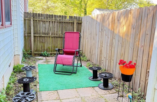 Highland Springs House | Wonderful Queen Bedroom w Attached SunRoom n SHARED BATHROOM in charming House