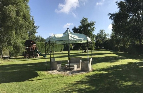 Broquiers Villa | Wonderful relaxation guaranteed: swimming pool, jacuzzi, sauna, wooded park near Paris