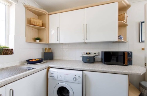 Selsey House | Wonderful Seafront Home - Panoramic Ocean Views