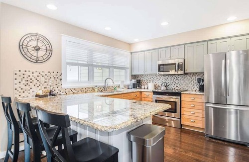 Thompsonville Condo | Wonderful Ski-in/Ski-out Townhome W/Shared Pool, Free WiFi, & Modern Decor