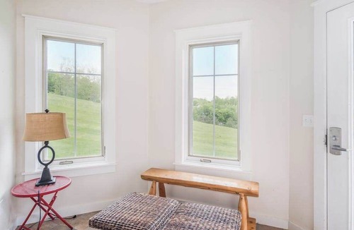 Thompsonville Condo | Wonderful Ski-in/Ski-out Townhome W/Shared Pool, Free WiFi, & Modern Decor