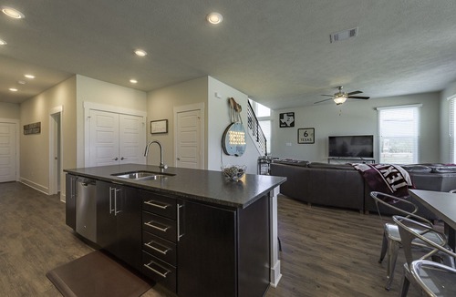 Wellborn House | Wonderful, Spacious, Upscale Townhome near Texas A&M University