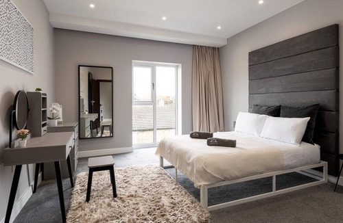 Gillingham Apartment | Wonderful Top-Floor Apartment