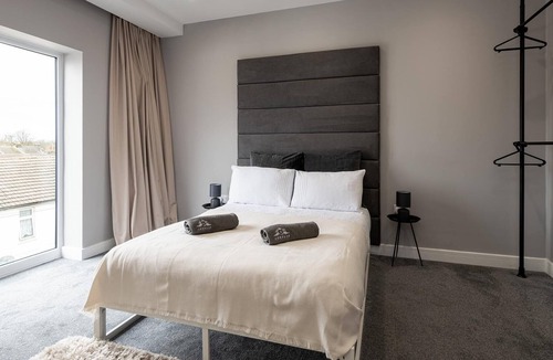 Gillingham Apartment | Wonderful Top-Floor Apartment