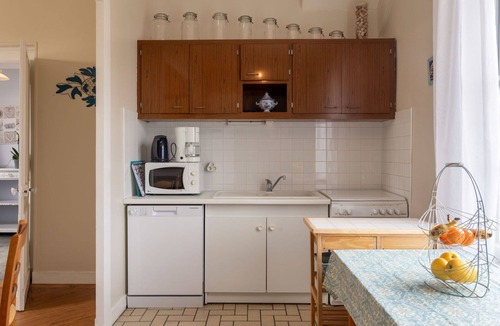 Colleville House | Wonderful villa for 6 guests with WIFI, TV and pets allowed
