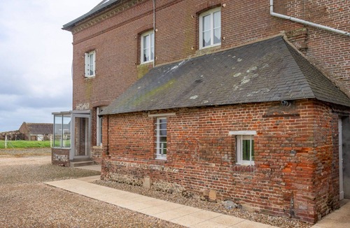 Colleville House | Wonderful villa for 6 guests with WIFI, TV and pets allowed