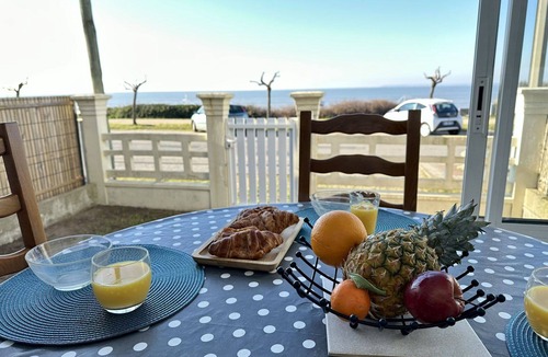 Tharon-Plage House | Wonderful villa for 6 guests with WIFI, TV and pets allowed