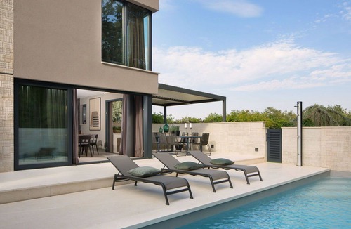 Krizine House | Wonderful villa for 10 people with WIFI, private pool, A/C, TV and terrace