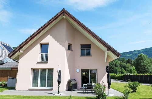 Les Posses-sur-Bex House | Wonderful villa for 6 guests with WIFI, TV, terrace and parking