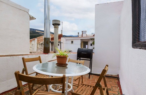 Rossell Villa | Wonderful villa for 6 people with TV, terrace, pets allowed and panoramic view