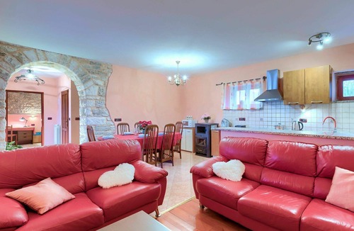 Muzini House | Wonderful villa for 6 people with WIFI, A/C, private pool, TV and terrace