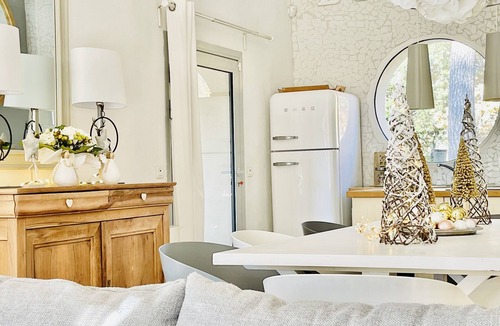Menerbes Villa | Wonderful villa with pool just next to "Bastide de Marie " ! luxe and quiet !