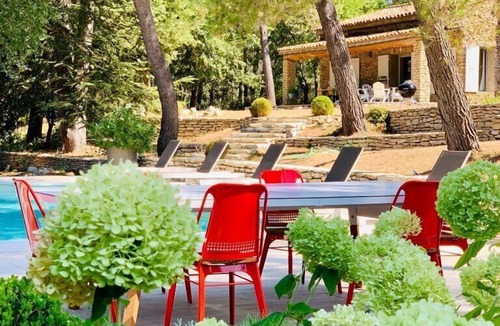 Menerbes Villa | Wonderful villa with pool just next to "Bastide de Marie " ! luxe and quiet !