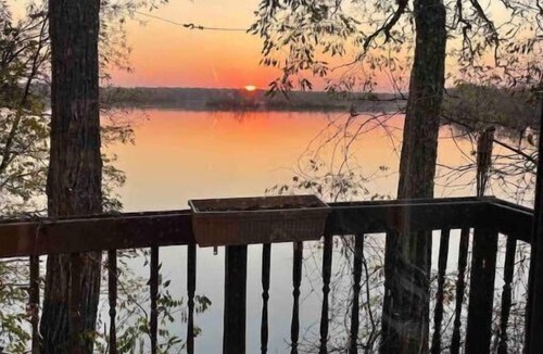 Mosinee House | Wonderful Waterfront home