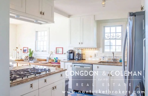 Madaket House | Wonderful waterfront home with pool and jacuzzi