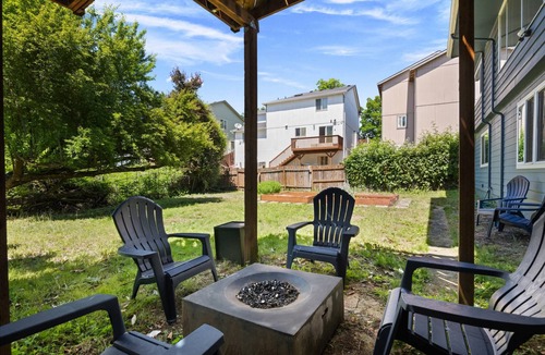 Powellhurst-Gilbert House | Wonderfully Appointed Home in Day Ranch Style Layout, Pet Friendly, Pool Table, Sauna, Deck, BBQ