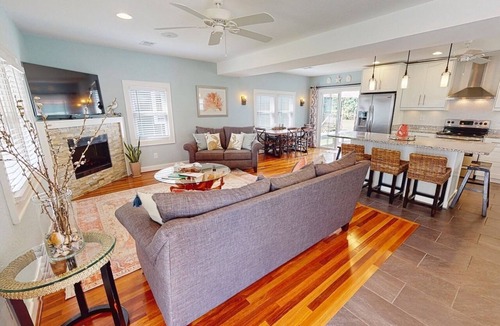 Cape Charles House | Wonderfully Updated and Renovated in the Historic District. 2-3 Night Min Stay