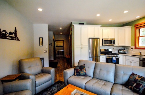 Keystone Condo | Wonderfully updated 2BR 2BA Groundfloor condo