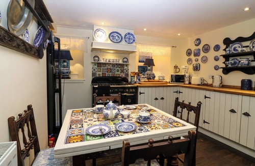 Newburgh Cottage | Wonderland Cottage