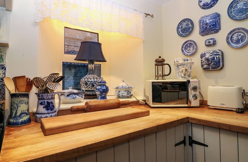 Newburgh Cottage | Wonderland Cottage