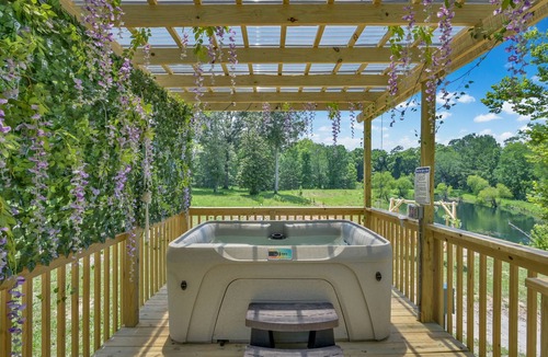 Coldspring House | Wonderland Glamping Geo Dome (Houston)